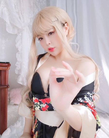 蜜桃绿巨人秋葵丝瓜草莓乐芭_BD国语全集在线观看
