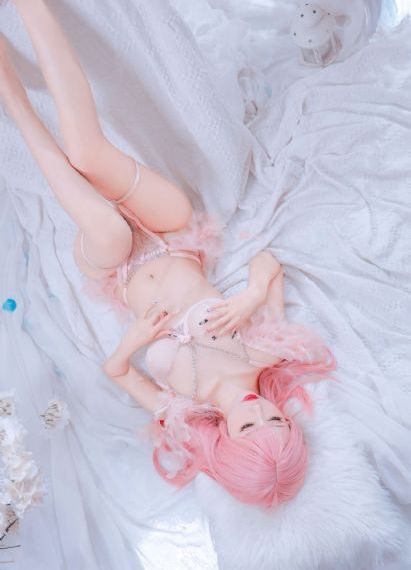 《年轻女教师》在线观看_国产剧BD在线观看
