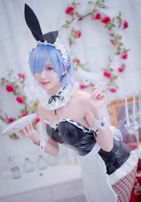 动漫美女h黄h_免费高清在线观看